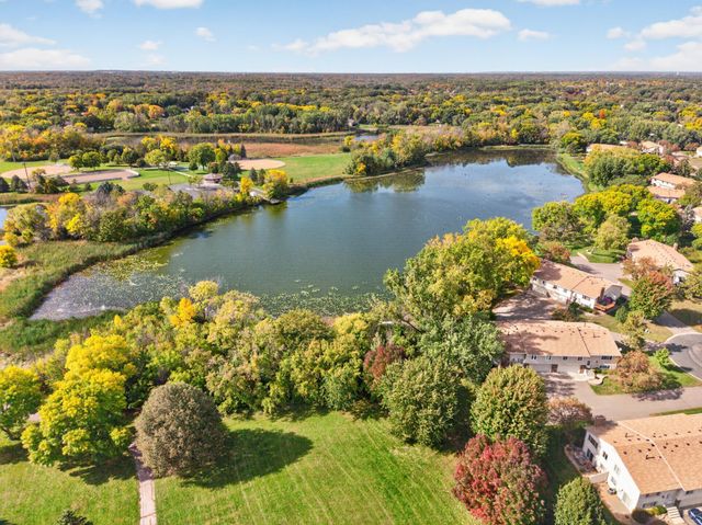 9829 105th Avenue N, Maple Grove, MN 55369