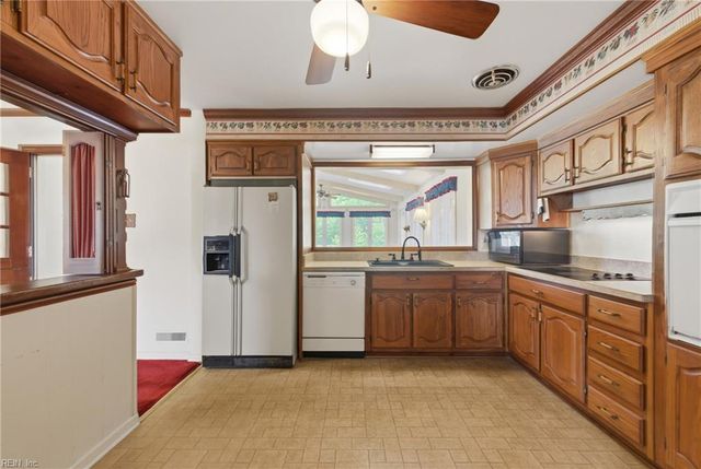 710 Arlington TER, Hampton, VA 23666