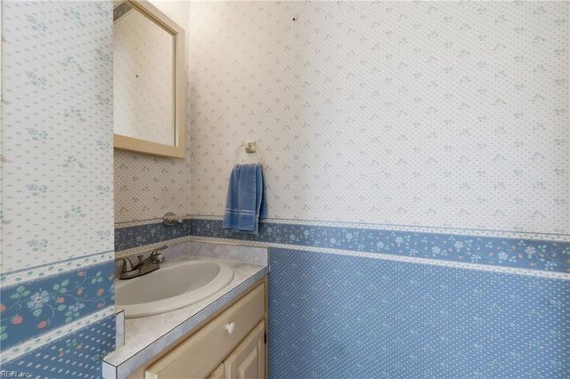 710 Arlington TER, Hampton, VA 23666