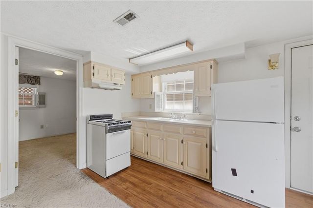 710 Arlington TER, Hampton, VA 23666