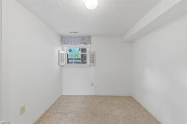 710 Arlington TER, Hampton, VA 23666