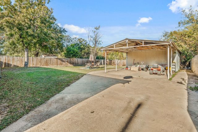 261 Barker Street, Stephenville, TX 76401