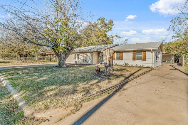261 Barker Street, Stephenville, TX 76401