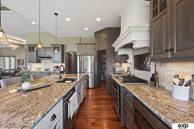 17508 Ridgemont Street, Omaha, NE 68136