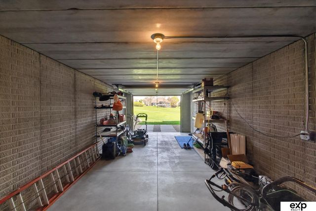 17508 Ridgemont Street, Omaha, NE 68136