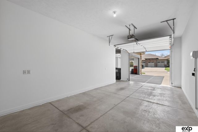 17508 Ridgemont Street, Omaha, NE 68136