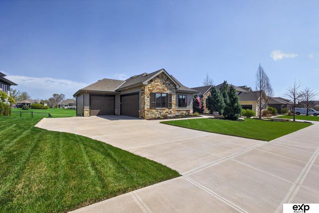 17508 Ridgemont Street, Omaha, NE 68136