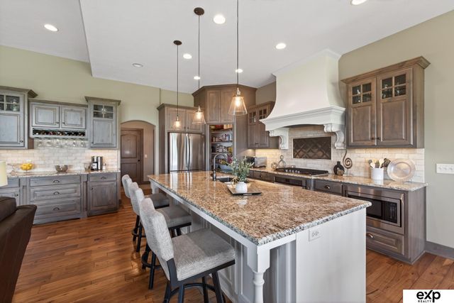 17508 Ridgemont Street, Omaha, NE 68136