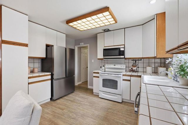 330 Falgren Avenue, Hayward, CA 94541