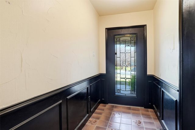 121 Montreal Drive, Hurst, TX 76054