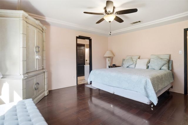 121 Montreal Drive, Hurst, TX 76054