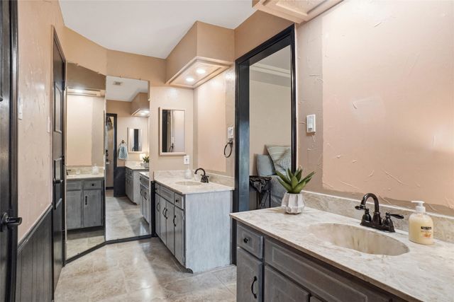 121 Montreal Drive, Hurst, TX 76054