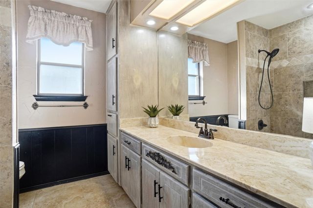 121 Montreal Drive, Hurst, TX 76054