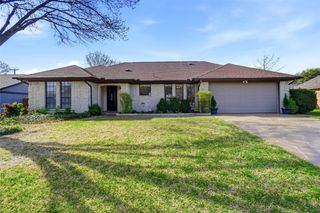 121 Montreal Drive, Hurst, TX 76054