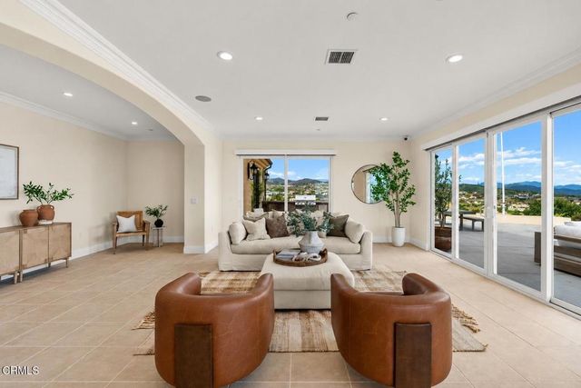 686 Skyview Terrace, Ventura, CA 93003
