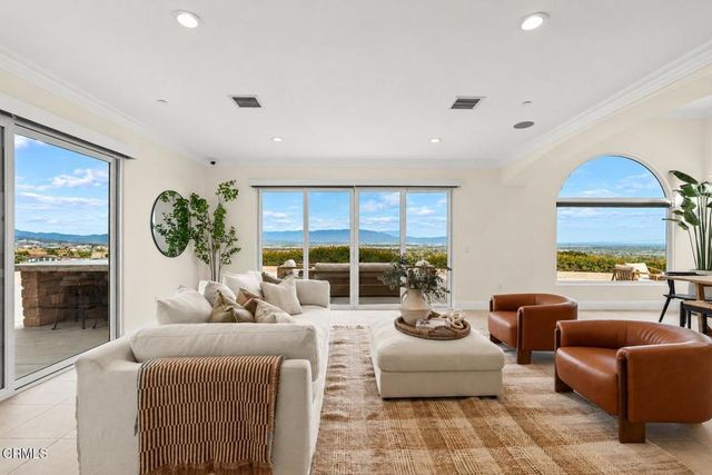 686 Skyview Terrace, Ventura, CA 93003