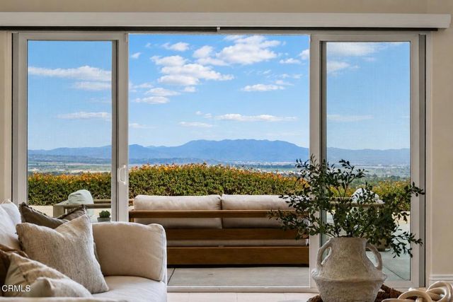 686 Skyview Terrace, Ventura, CA 93003