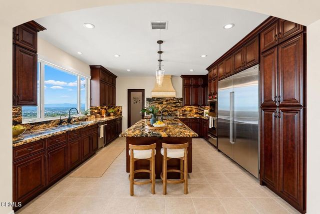 686 Skyview Terrace, Ventura, CA 93003