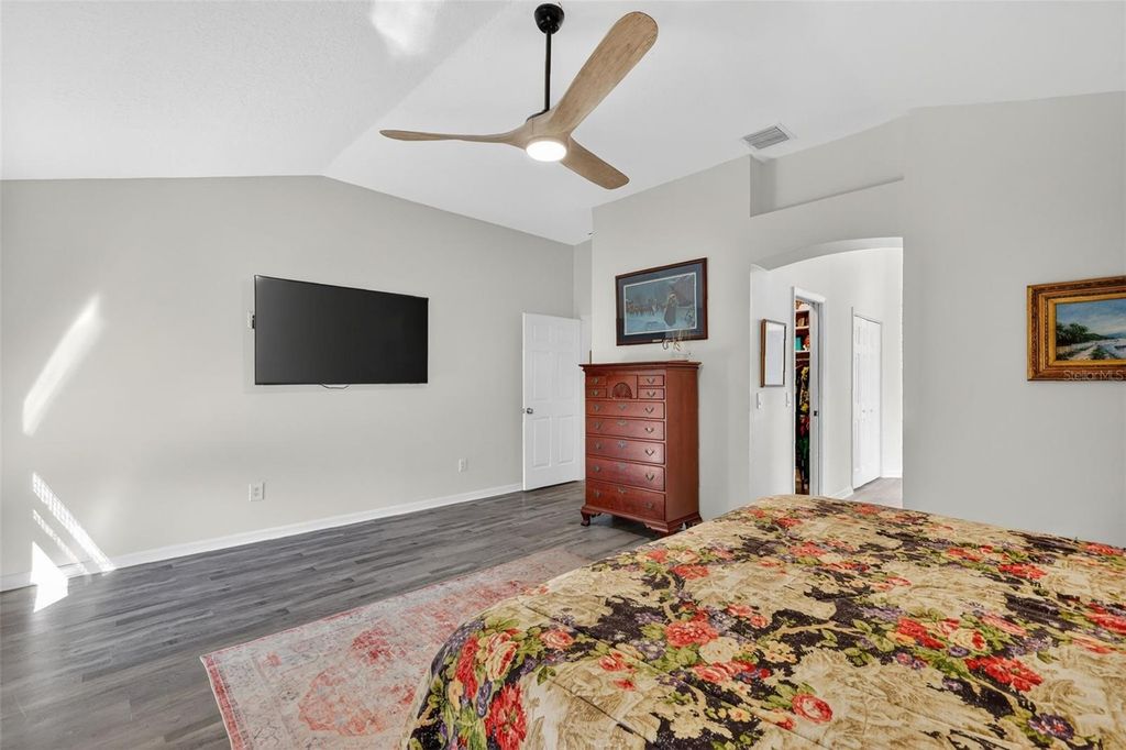 Image 34 of property listing at 3024 PAYNES PLACE, The Villages, FL 32162