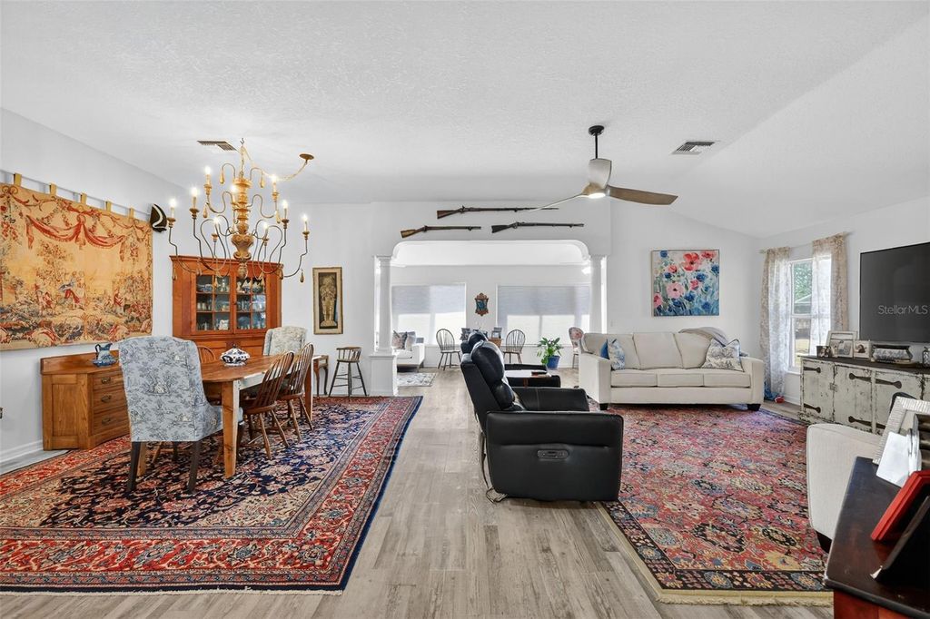 Image 10 of property listing at 3024 PAYNES PLACE, The Villages, FL 32162