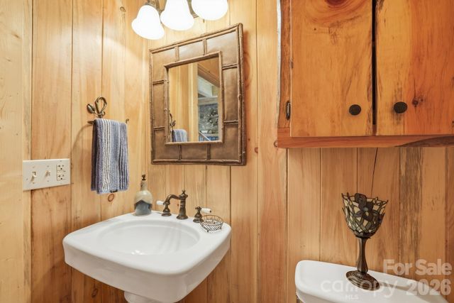 2150 Shellstand Road, Almond, NC 28702