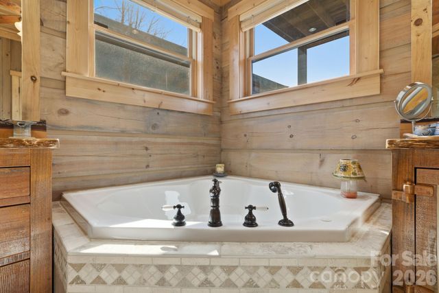 2150 Shellstand Road, Almond, NC 28702