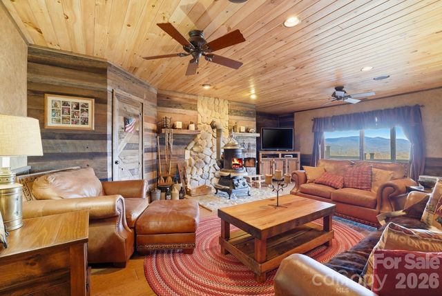 2150 Shellstand Road, Almond, NC 28702