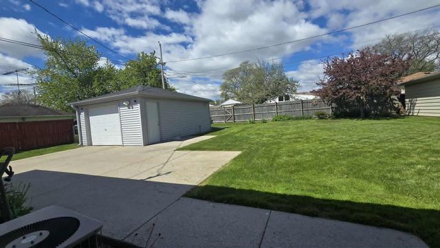 1930 Saturn AVENUE, Racine, WI 53404
