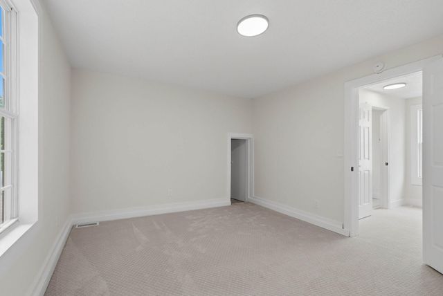 916 Magnolia Avenue E, Saint Paul, MN 55106