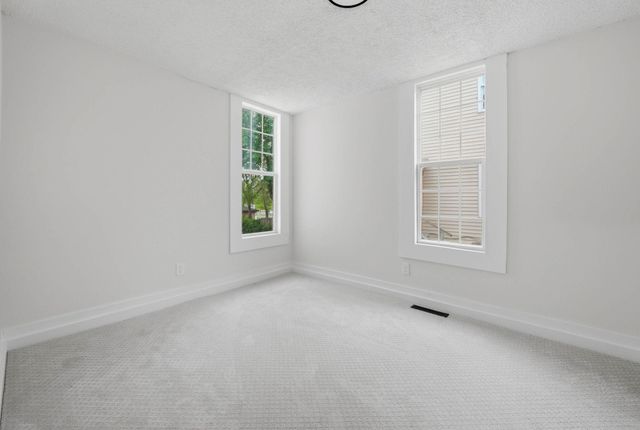 916 Magnolia Avenue E, Saint Paul, MN 55106