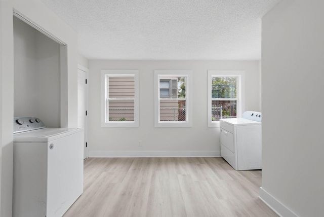 916 Magnolia Avenue E, Saint Paul, MN 55106