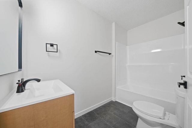 916 Magnolia Avenue E, Saint Paul, MN 55106