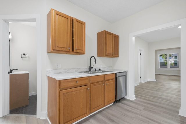 916 Magnolia Avenue E, Saint Paul, MN 55106
