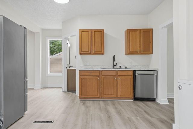916 Magnolia Avenue E, Saint Paul, MN 55106