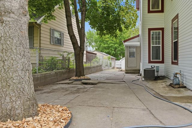 916 Magnolia Avenue E, Saint Paul, MN 55106