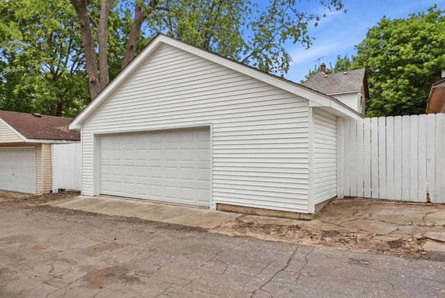 916 Magnolia Avenue E, Saint Paul, MN 55106