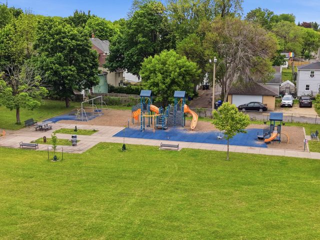 916 Magnolia Avenue E, Saint Paul, MN 55106