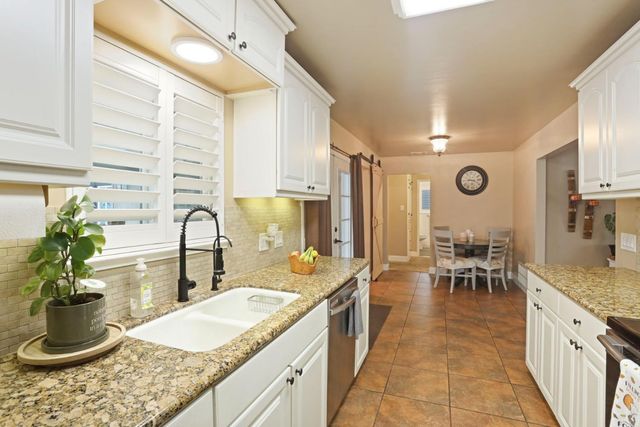 1821 Myrtlewood Dr, Ceres, CA 95307