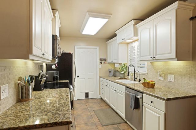 1821 Myrtlewood Dr, Ceres, CA 95307