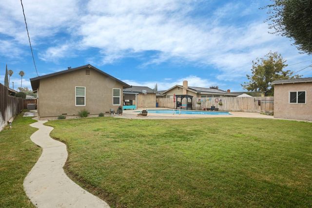 1821 Myrtlewood Dr, Ceres, CA 95307