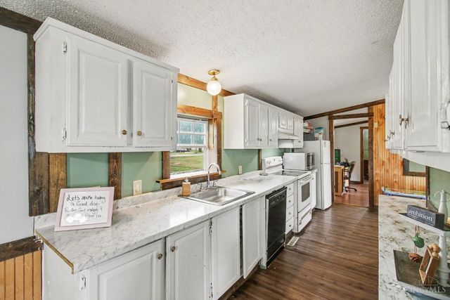 1703 Swings Corner Pt Isab Road, Bethel, OH 45106