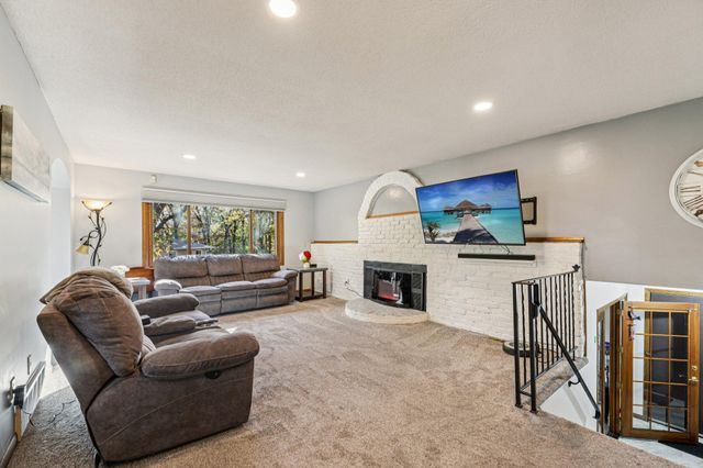 3017 74th Avenue N, Brooklyn Park, MN 55444