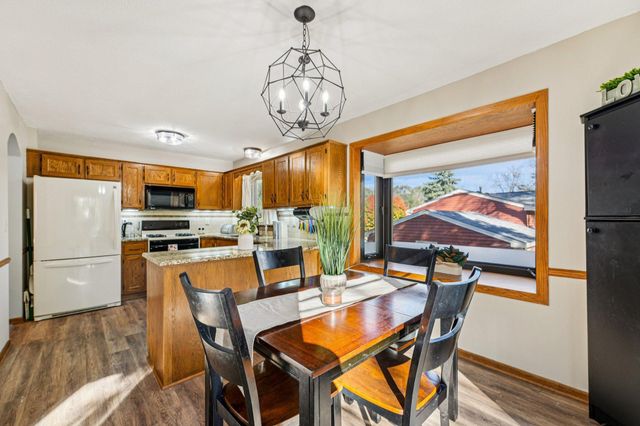 3017 74th Avenue N, Brooklyn Park, MN 55444