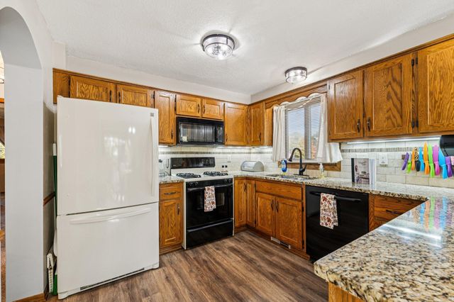 3017 74th Avenue N, Brooklyn Park, MN 55444