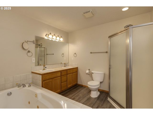 2390 Nw GRENFELL Loop, Mc Minnville, OR 97128