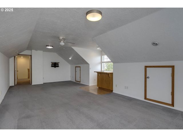 2390 Nw GRENFELL Loop, Mc Minnville, OR 97128