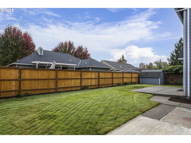 2390 Nw GRENFELL Loop, Mc Minnville, OR 97128