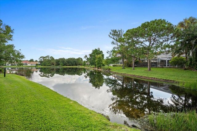 83 Satinwood Lane, Palm Beach Gardens, FL 33410
