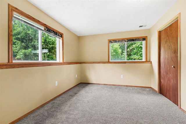 3155 11 Mile Road, Rockford, MI 49341
