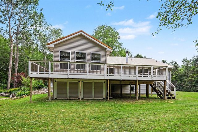 3155 11 Mile Road, Rockford, MI 49341